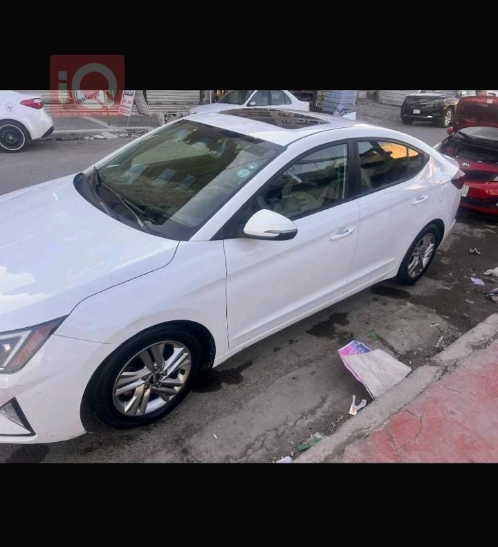 هیوندای ئەلەنترا